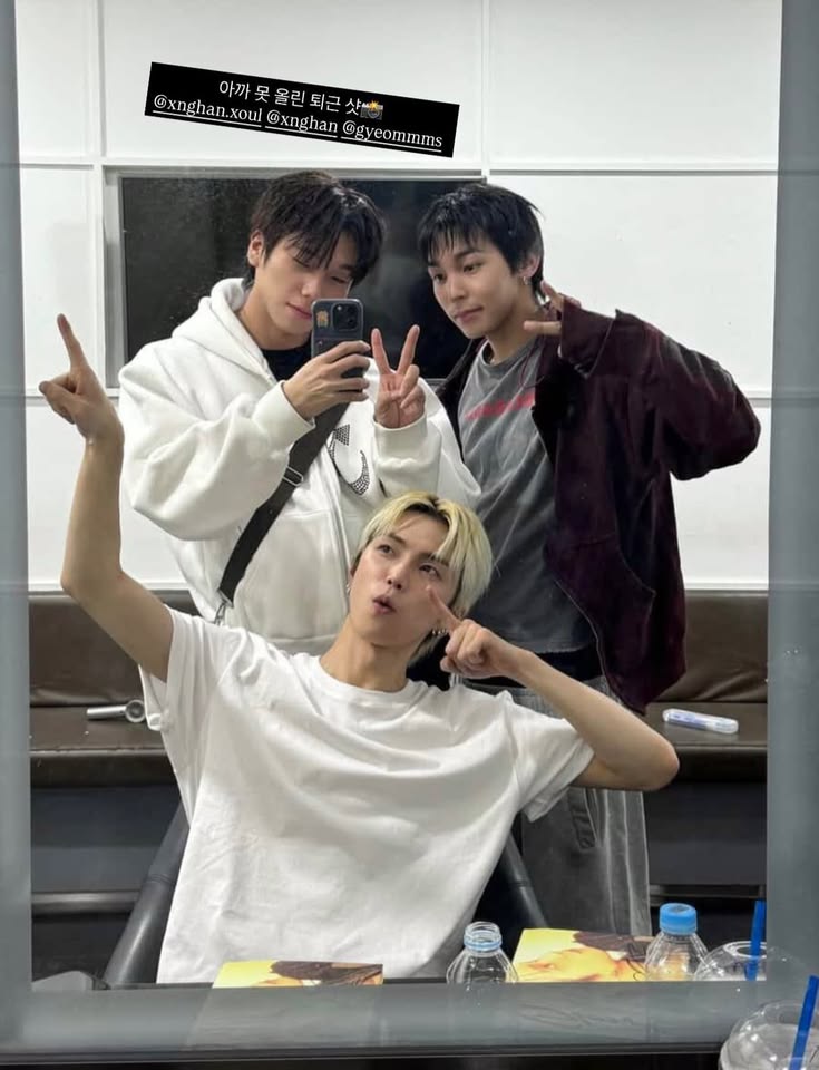xnglowe's tweet photo. THIS MY FAMILY IM ATTACHED ATTACHED https://t.co/c8LWLpyb9G