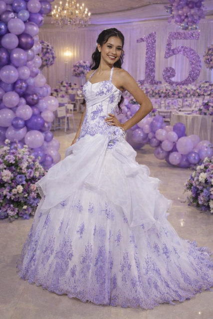 Novias_Mary's tweet photo. Vestido de estilo princesa en blanco lavanda. Con una falda muy voluminosa y un un escote tipo corazón. Es ideal para eventos formales como #graduaciones, puestas de largo o fiestas de los 15 años.

👉 https://t.co/y6PSBdtmi4 👈

#NoviasMaryBilbao #FiestaDeLos15 #Invitadas https://t.co/ApOZN0s7Am