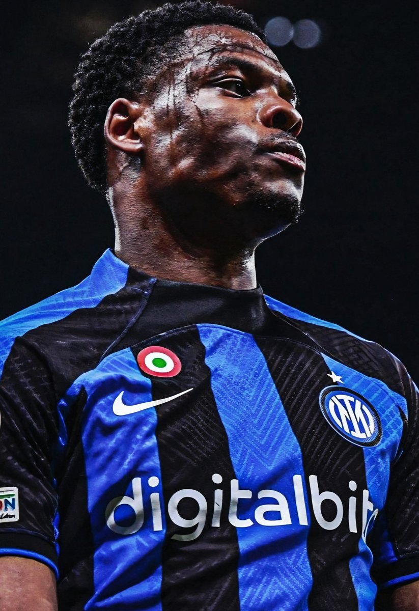 Football by Ouss tweet media