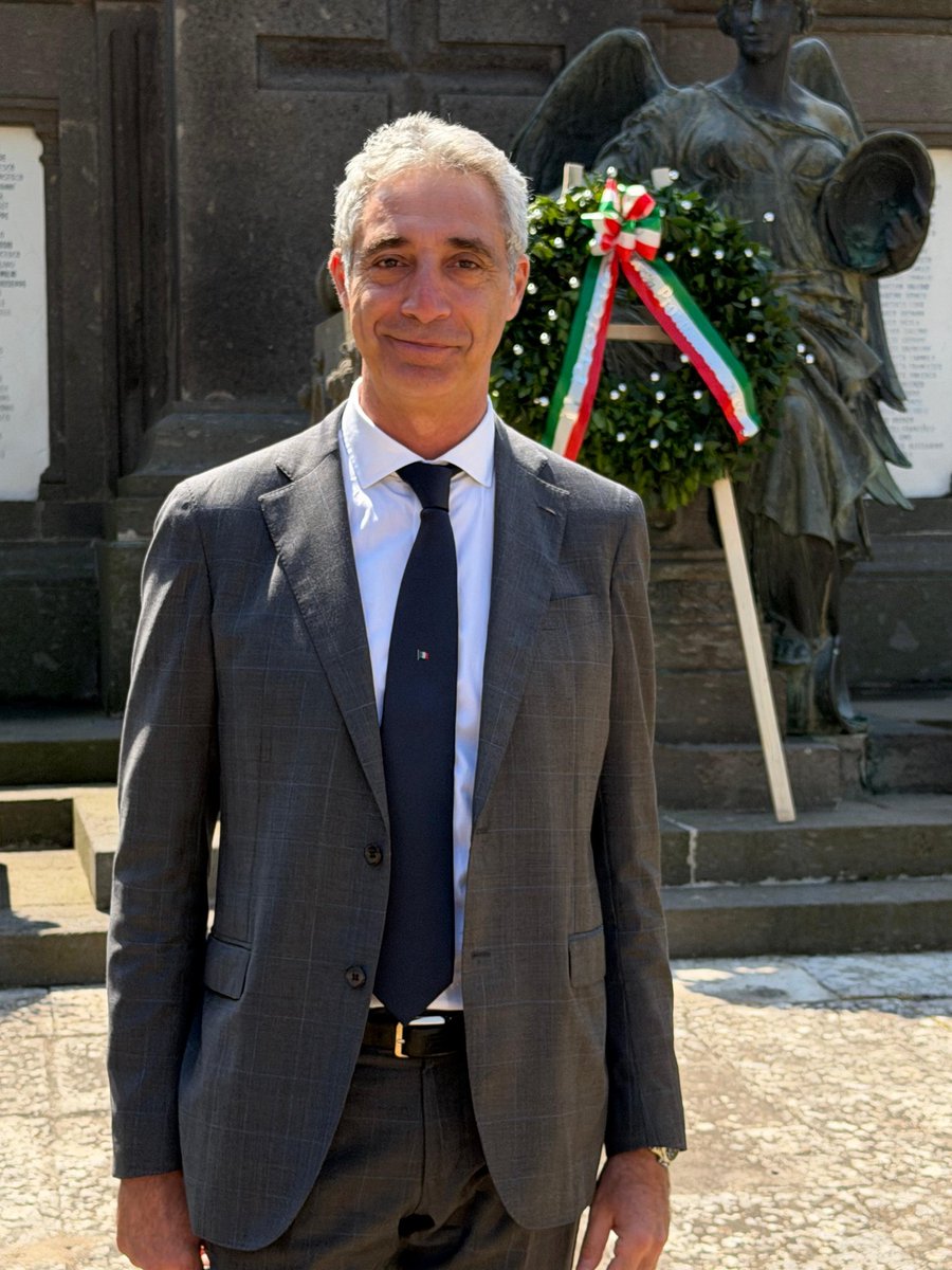 SaverioCongedo's tweet photo. Oggi a Lecce, per celebrare il 2 giugno: una giornata che richiama la nostra storia, rafforza la nostra identità e rende omaggio alla sovranità del popolo italiano.
Buona Festa della Repubblica. 🇮🇹 https://t.co/lrFNbMVLeu