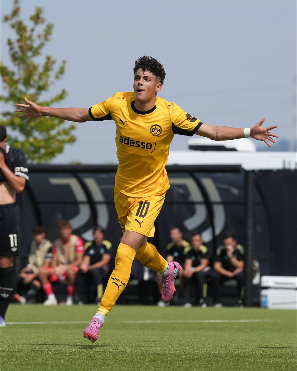 surgieboi's tweet photo. Next up for @BVB:

— Cole Campbell (20)
— Julien Duranville (20)
— Mathis Albert (16)
— Samuele Inacio (18)

And, their potential transfer-fees?

$250,000,000+ 🤯 at-least! https://t.co/VSrPOEWwa6