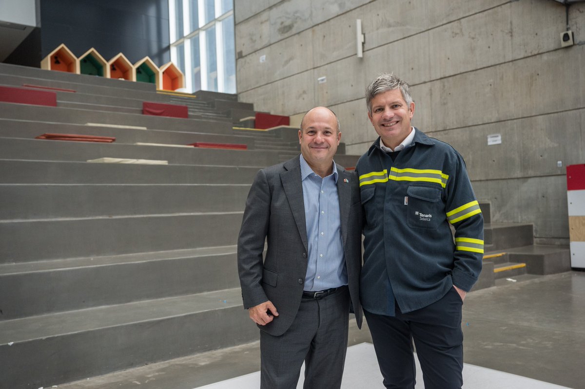 EmbCanArgentina's tweet photo. El Embajador también recorrió la Escuela Técnica Roberto Rocca, un ejemplo destacado del compromiso de Tenaris con la comunidad y la formación de talento técnico para el futuro. #CanadáArgentina #Comercio #Industria #MERCOSUR https://t.co/WtnVMUBLhc