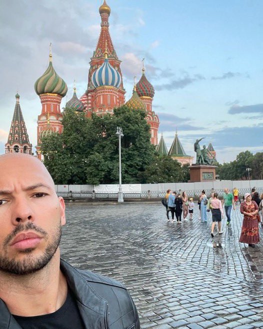 cryptotrw_'s tweet photo. Andrew Tate in Russia 🇷🇺 

Same place, 9 years apart 🔥 https://t.co/X3wh4VSOSm