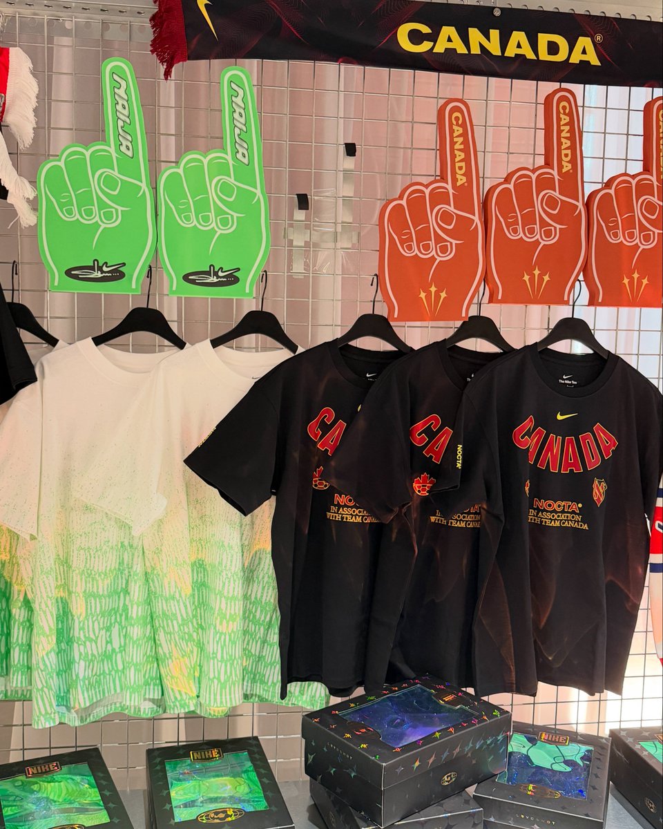 KicksFinder's tweet photo. Apparel Collection 😍 https://t.co/KfRvxdo4df