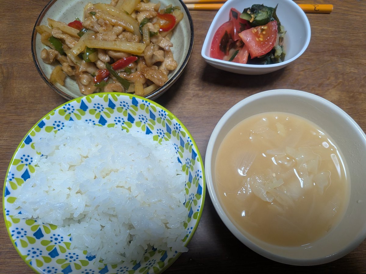 yoppy8322's tweet photo. ジャガイモで青椒肉絲
酢の物 https://t.co/cJOQW1zkQ7