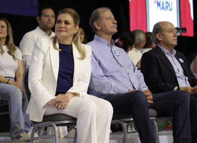 galvanochoa's tweet photo. 🔴Díselo a Claudia
                                                                                                                                                                                              🔴Asunto: finísimas personas
                                                                                                                                                                                                                                                       Es afortunada la presencia del par de ex presidentes que sacó Maru Campos para que la defiendan. Uno parece desertor de AA, por el delirium tremens que esbozó en su discurso; y el otro parece que salió del Fray Bernardino. Afortunada, porque permite contrastar en tiempo real, las dos formas de pensar en este México contemporáneo. A diferencia de los personajes de la derecha y la psique de sus mujeres, como Maru, en Morena tenemos a la primera mujer, de izquierda, como presidenta de México, la doctora Claudia Sheinbaum. Ella expresa ideas claras y un amor genuino por nuestro México. Sin duda alguna, México vive el tiempo estelar de la Cuarta Transformación.
                                                                                                                                                                 ✍️David Luviano, Cuernavaca                                                                           
                                                                                                                                                                                       👉https://t.co/B7ohrmmOog