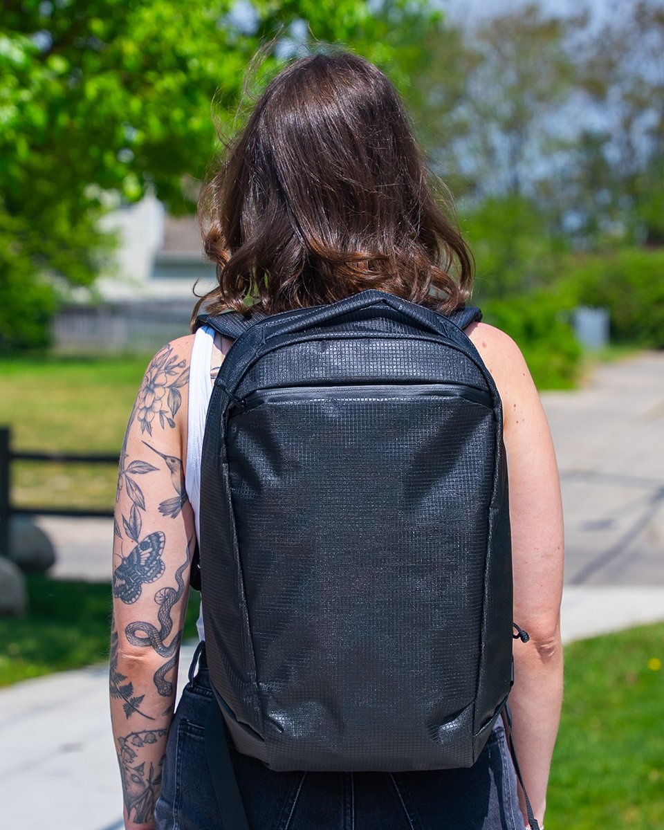 PackHacker's tweet photo. The new @AlpakaGear  Momentum line is out now, and we've already spent two weeks testing it before launch. Our in-depth reviews are now live with all our findings. Read the full reviews: https://t.co/YpNjWpYbmp https://t.co/prFVtBFG0R