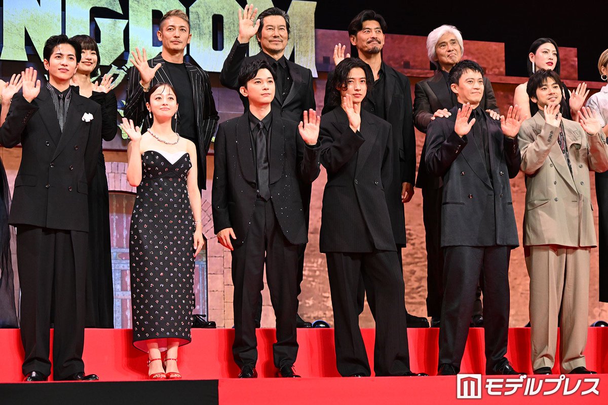modelpress's tweet photo. 【写真60枚超📸】
「キングダム 魂の決戦」ワールドプレミア
豪華キャスト16人フォトギャラリー
https://t.co/onVPXQp98m

山﨑賢人 吉沢亮 橋本環奈 志尊淳
神尾楓珠 三吉彩花 蒔田彩珠 山下美月
山田裕貴 坂口憲二 豊川悦司 要潤
佐久間由衣 玉木宏 佐藤浩市 小栗旬

#キングダム https://t.co/WXXRElBsre
