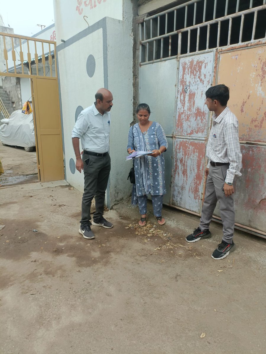 MamVanthali's tweet photo. આજ રોજ વંથલી તાલુકાના નાંદરખી ગામની વસ્તી ગણતરી  અન્વયે મુલાકાત લઈને વસ્તી ગણતરીકારને જરૂરી સુચના અને માર્ગદર્શન આપવામાં આવ્યું.
@collectorjunag @sdmvanthali https://t.co/MFG4IkNOAk