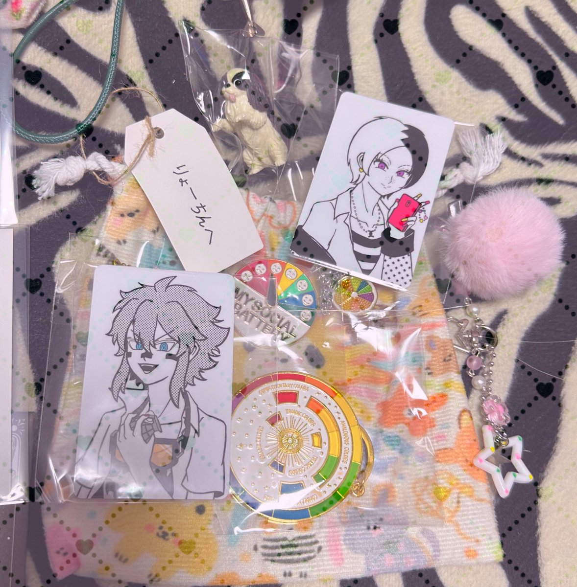 aruka3rd's tweet photo. 先日のティアで竹流とりょーちん宛てにプレゼントをいただきました！！🎁
ファンアめっちゃくちゃ可愛くてハイエナ竹流かっこいいーー！😭🎉
犬になると可愛いぢゃんりょーちん！ https://t.co/Z7sGJW2Y8f