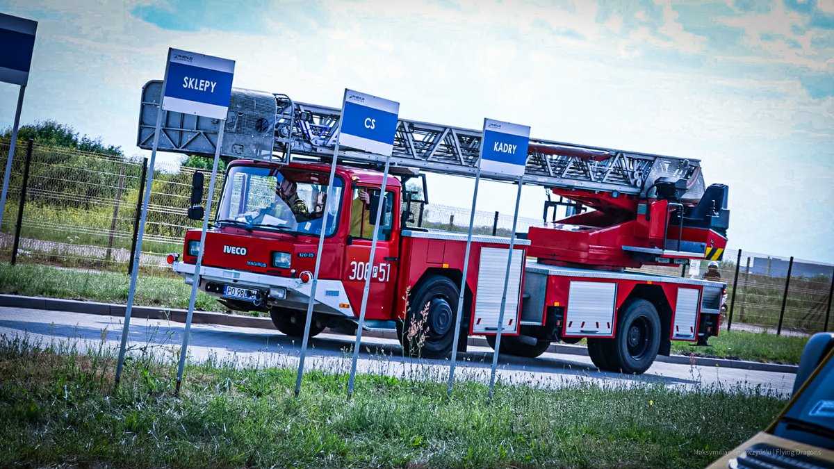 kwpsppoznan's tweet photo. Godz. 15:50, zgłoszenie o pożarze hali magazynowej i fotowoltaiki w m. Jasin. 

Trwa rozpoznanie. Na miejsce zadysponowano 20 zastępów PSP i OSP, do miejsca udaje się także kierownictwo PSP.

@KGPSP @wuw_poznan @MSWiA_GOV_PL #wielkopolskastraz #kwpsppoznan https://t.co/pAI4zYpUKk