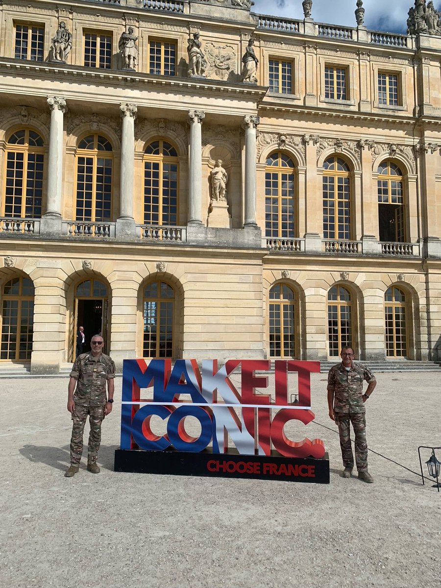 ZDS_Paris's tweet photo. #ChooseFrance2026 🇫🇷
La DMD78  pleinement mobilisée au poste de commandement opérationnel comme sur le terrain avec les forces de #sécurité et de #secours. 
Coordination permanente, vigilance de chaque instant et engagement total pour assurer le bon déroulement du sommet. https://t.co/guSTQssp21