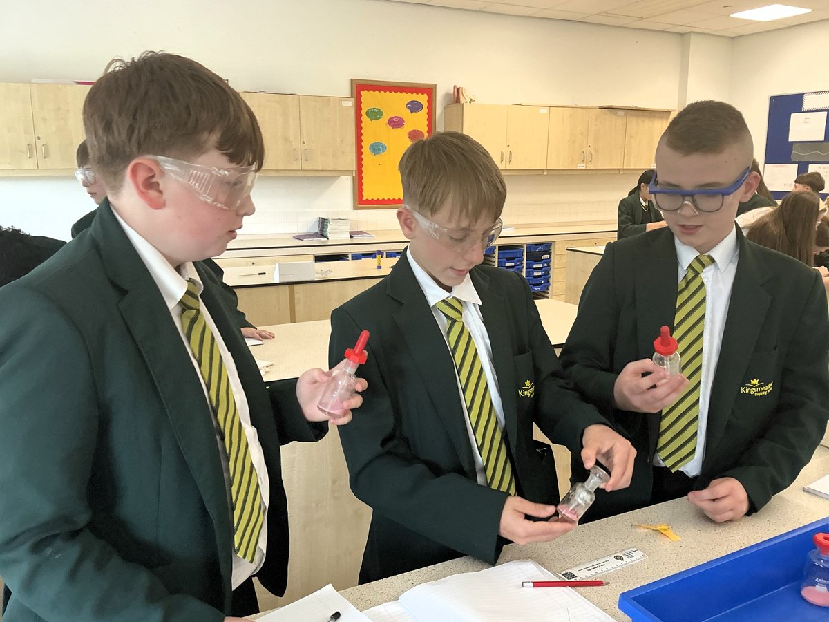 KMGateshead's tweet photo. Using their laboratory techniques, research skills, analytical thinking, and problem-solving skills, our Year 7 scientists were investigating a crime scene and testing samples this afternoon. Great job everyone! https://t.co/Przu7NPcBe