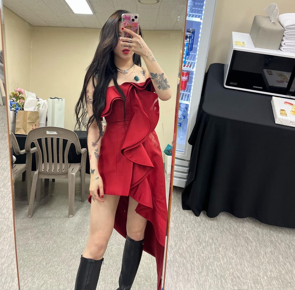 woyoux's tweet photo. 스퀘어콘착장다시봐도너무조으네요..🤤 https://t.co/5HZ83tFIbS