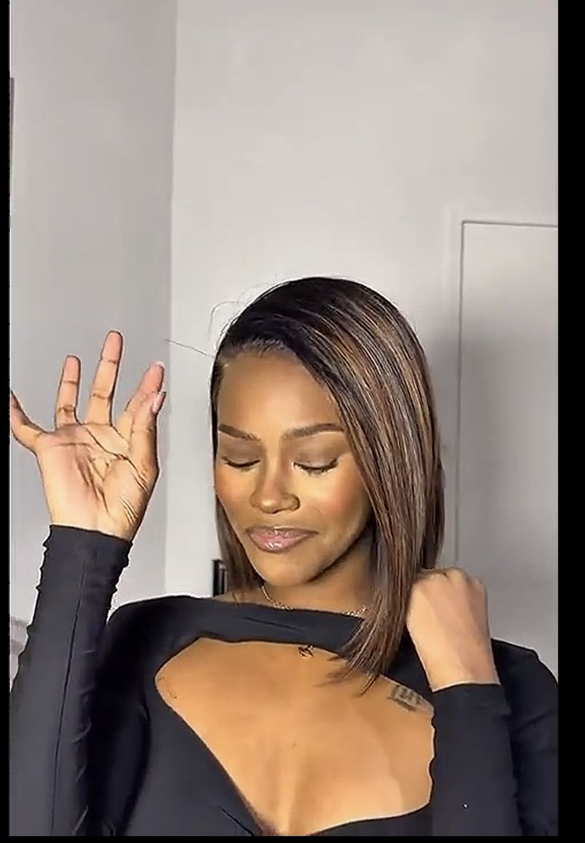 Azaria Reeves She’s back 💃😭