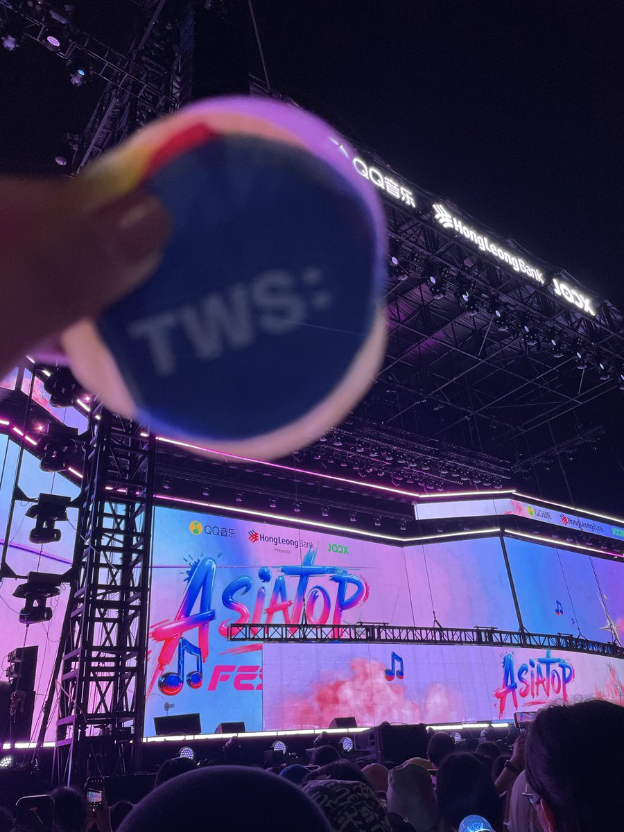 forjakewons's tweet photo. asiatop for cxm &amp; tws, w @cottonwangs 🌟 https://t.co/k7ktkWHOhT