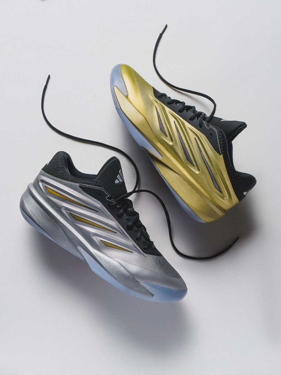FOUR-TIME CHAMP: The details on Chelsea Gray's adidas Crazy