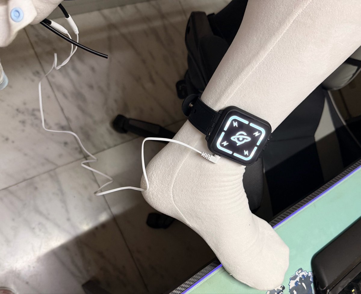 FurryBing's tweet photo. 「呜呜呜，被电坏了
又发出奇怪的声音了😭」

      （役次元出品）

             电击绑带
   
tb搜索役次元即可购买！

@YCYYICIYUAN https://t.co/Oel3pQZuhS