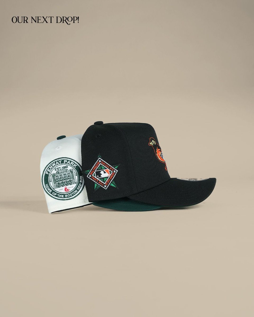 TopperzStore's tweet photo. ONLINE NOW – New A-Frame Snapbacks 🧢🔥

Two timeless MLB classics just landed 👀

🟠 Baltimore Orioles – clean black crown, vintage bird logo and matching green undervisor

🔴 Boston Red Sox – crisp white crown, iconic red socks logo and premium anniversary side patch details https://t.co/7TIB7e2V6O