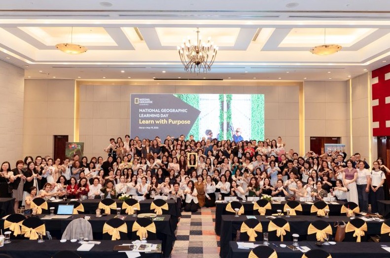 CengageLearning's tweet photo. Nearly 600 educators gathered for National Geographic Learning Day Vietnam to explore #AI literacy, future-ready skills, and preparing learners for the future. #FutureOfEducaiton https://t.co/mk6lTu3m3n