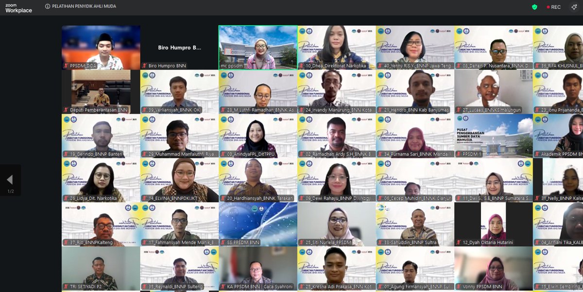 INFOBNN's tweet photo. BNN CETAK PENYIDIK PROFESIONAL MELALUI PELATIHAN JABATAN FUNGSIONAL PENYIDIK AHLI MUDA

Komitmen BNN dalam membangun sumber daya manusia yang unggul di bidang pemberantasan narkotika kembali ditegaskan melalui penyelenggaraan Pelatihan Jabatan Fungsional Penyidik BNN Ahli Muda Tahun 2026. Setelah dilaksanakan secara daring sejak 4 Mei 2026, pelatihan tersebut resmi ditutup oleh Deputi Pemberantasan BNN RI, Aswin Sipayung, pada Selasa (2/6).

Selama kegiatan berlangsung, 40 peserta yang berasal dari Satker pusat dan wilayah mendapatkan pembekalan komprehensif yang mencakup kebijakan strategi Pencegahan dan Pemberantasan Penyalahgunaan dan Peredaran Gelap Narkotika (P4GN), kode etik penyidik BNN, sistem peradilan pidana, penanganan tempat kejadian perkara dan barang bukti, hingga teknik penyelidikan dan penyidikan tindak pidana narkotika maupun prekursor narkotika.

Sejumlah tenaga pengajar profesional dari beragam institusi dihadirkan dalam pelatihan ini, di antaranya Mahkamah Agung, Kejaksaan RI, Kementerian Hukum dan HAM, Bareskrim Polri, serta para narasumber dari lingkungan BNN. Hasilnya, sebagian besar peserta mampu menunjukkan capaian akademik predikat sangat memuaskan dengan nilai rata-rata 92,34.

Dalam sambutannya, Deputi Pemberantasan BNN RI menegaskan bahwa dinamika kejahatan narkotika yang terus berkembang menuntut setiap penyidik untuk senantiasa meningkatkan kemampuan dan profesionalismenya. Menurutnya, pelatihan ini harus menjadi fondasi yang kuat bagi para penyidik dalam menjalankan tugas penegakan hukum secara profesional, berintegritas, dan bertanggung jawab.

“Pelatihan ini hendaknya menjadi bekal yang berharga dalam menjalankan tugas sebagai penyidik yang profesional, berintegritas, dan berdedikasi tinggi karena tantangan dalam pemberantasan narkotika terus berkembang,” ujarnya.

Lebih lanjut, Deputi Pemberantasan BNN RI mengingatkan bahwa keberhasilan pemberantasan narkotika tidak hanya ditentukan oleh penguasaan aspek teknis penyidikan, tetapi juga oleh komitmen moral dan integritas setiap personel dalam menjalankan amanah negara. Oleh karena itu, Ia berharap seluruh peserta dapat mengimplementasikan ilmu yang diperoleh selama pelatihan untuk mendukung pelaksanaan tugas di Satker masing-masing.

“Setiap langkah yang diambil adalah upaya bersama dalam melindungi bangsa dari ancaman narkotika, karenanya Saya berharap setelah kembali ke satuan kerja masing-masing, Daudara dapat mengimplementasikan ilmu yang diperoleh,” pungkasnya sebelum secara resmi menutup pelatihan.

Penutupan pelatihan ini menandai berakhirnya proses pembelajaran. Berbekal pengetahuan, keterampilan, dan integritas yang telah diperkuat selama pelatihan, para penyidik diharapkan mampu memberikan kontribusi nyata dalam meningkatkan efektivitas pemberantasan narkotika dan mewujudkan Indonesia Bersinar.

#warondrugsforhumanity
BIRO HUMAS DAN PROTOKOL BNN