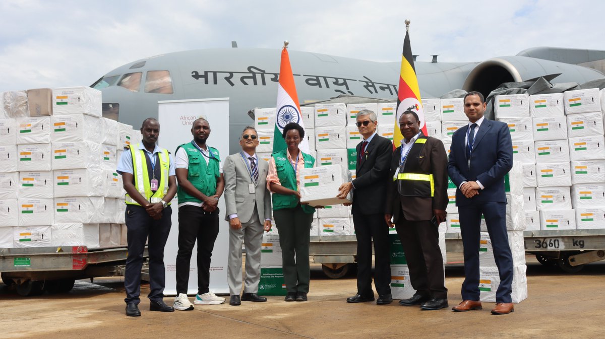 IndiainUganda's tweet photo. HC@UpendraSRawat handed over the second tranche of India’s medical assistance to @AfricaCDC at Entebbe  Airport today. The 43-tonne consignment of medical, diagnostic and protective kits will strengthen public health preparedness and Ebola response capacities across the region. https://t.co/9hbNCWY0yI