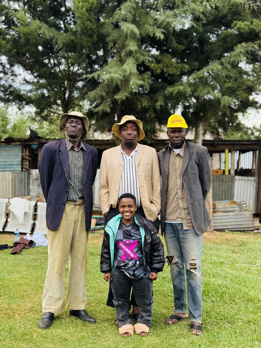 KimKoima's tweet photo. Dowry negotiators for hire. https://t.co/QCJ9IljZgm