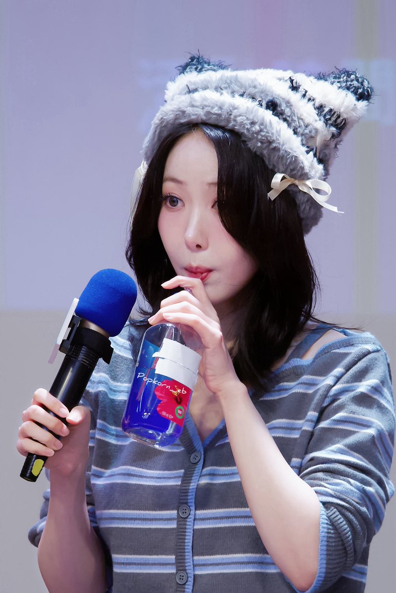 popkorn_eb's tweet photo. 260603🐱 HAPPY SINB DAY🐱

🎂생일 축하해~
-> (1)

#SINB #신비 
#6월의_적토마_신비생일
#AHipnoticPerformerSinB https://t.co/cFFsdD1mU9