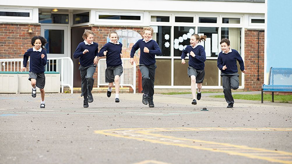 SecEd_Education's tweet photo. Starting secondary school can be daunting for new year 7 pupils. How can we ease the transition &amp; build belonging? @rozina_mulla shares 3 practical strategies for #teachers &amp; leaders to support students from day one: https://t.co/Y8JUpy8J6i #schools #education #teaching https://t.co/jnNV7jZuHv