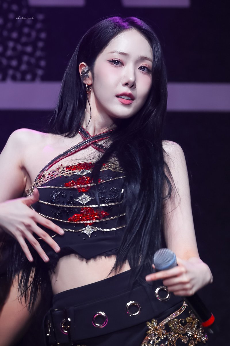 cherisinb's tweet photo. 260603 신비데이🩵

#6월의_적토마_신비생일
#AHipnoticPerformerSinB
#비비지 #VIVIZ #신비 #SINB https://t.co/ED9McOryNn