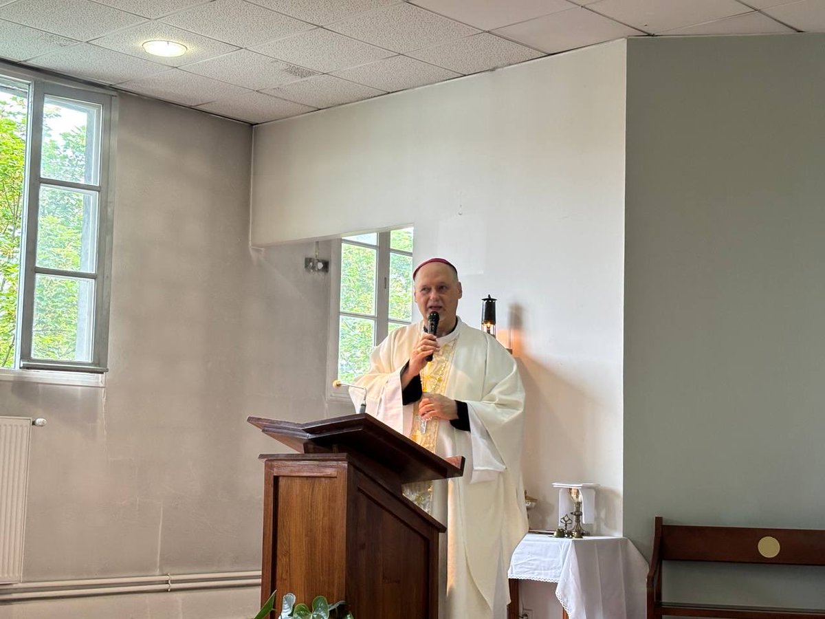 FreiGilsonCMES's tweet photo. Com a Santa Missa, demos início à nossa peregrinação em Lourdes. 🙏
Tenho a graça de estar com Dom José Negri, meu bispo diocesano, acompanhando mais de 240 peregrinos nessa experiência tão especial de fé.
Lourdes é um lugar de paz, de oração e de encontro com Deus. Que alegria poder viver tudo isso juntos.
Contem com as nossas orações. Estamos rezando por todos vocês.