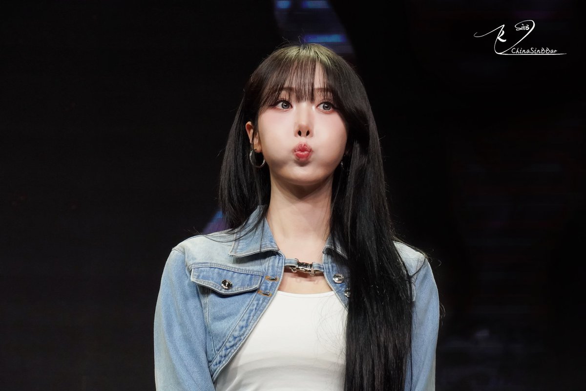 SinBBar's tweet photo. #비비지 #viviz #신비 #황은비 #sinb
#AHipnoticPerformerSinB
#6월의_적토마_신비생일 https://t.co/pEzXST02Qx