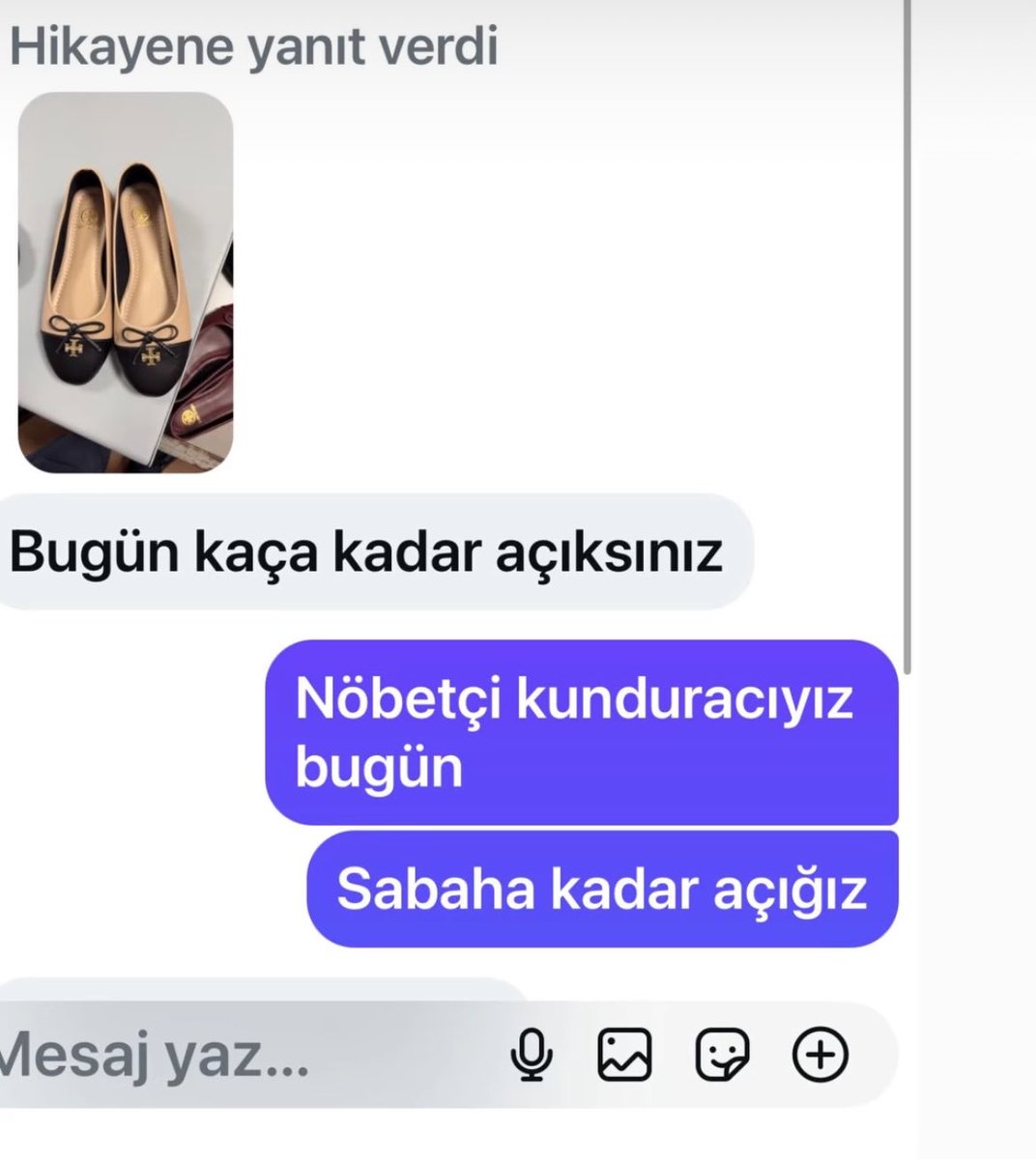 sadecebeyzayim's tweet photo. bir tane ayakkabi satan abi var, asla insan sevmiyor herkesi tersliyor, sorulan sorulara boyle cevap veriyor garip biri https://t.co/cU6cux2mVN
