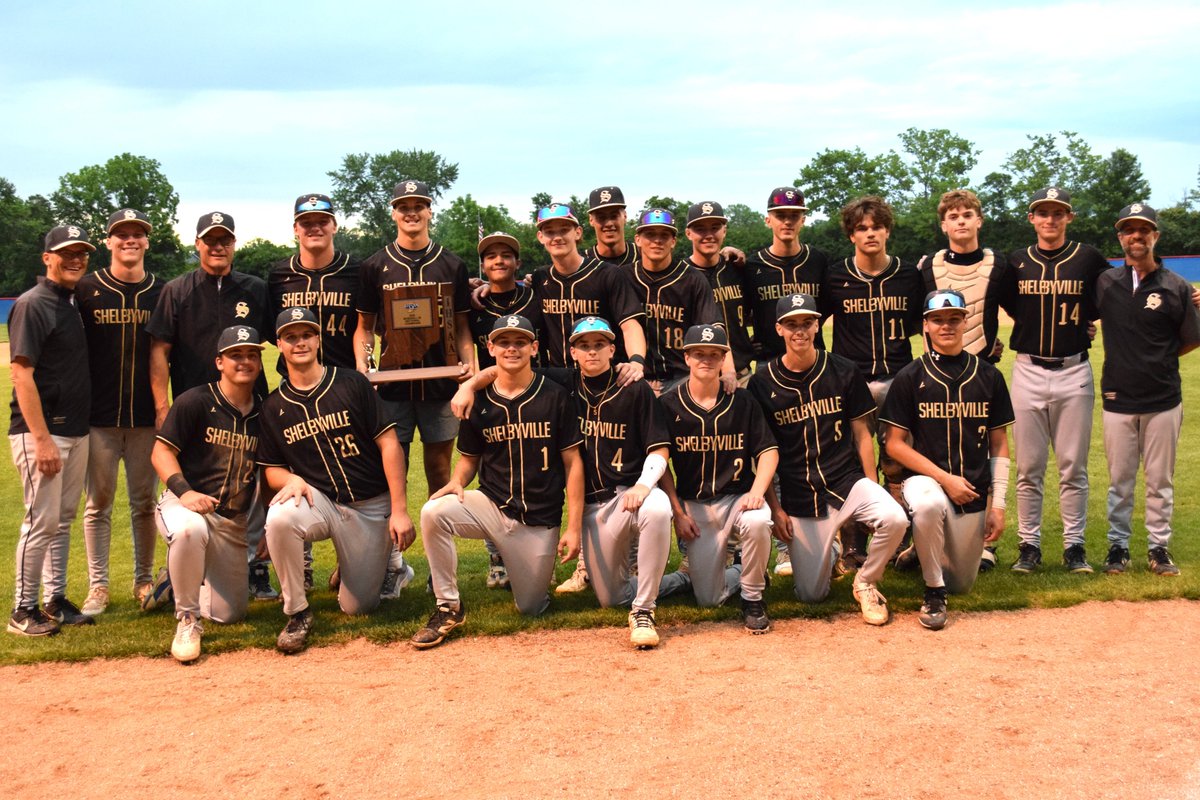 GIANTfmsports's tweet photo. Shelbyville captures first baseball sectional title since 2005. Game story at the Shelby County Post -- CLICK the link: https://t.co/zccEbY56p0 https://t.co/t0HPj5ZU4j
