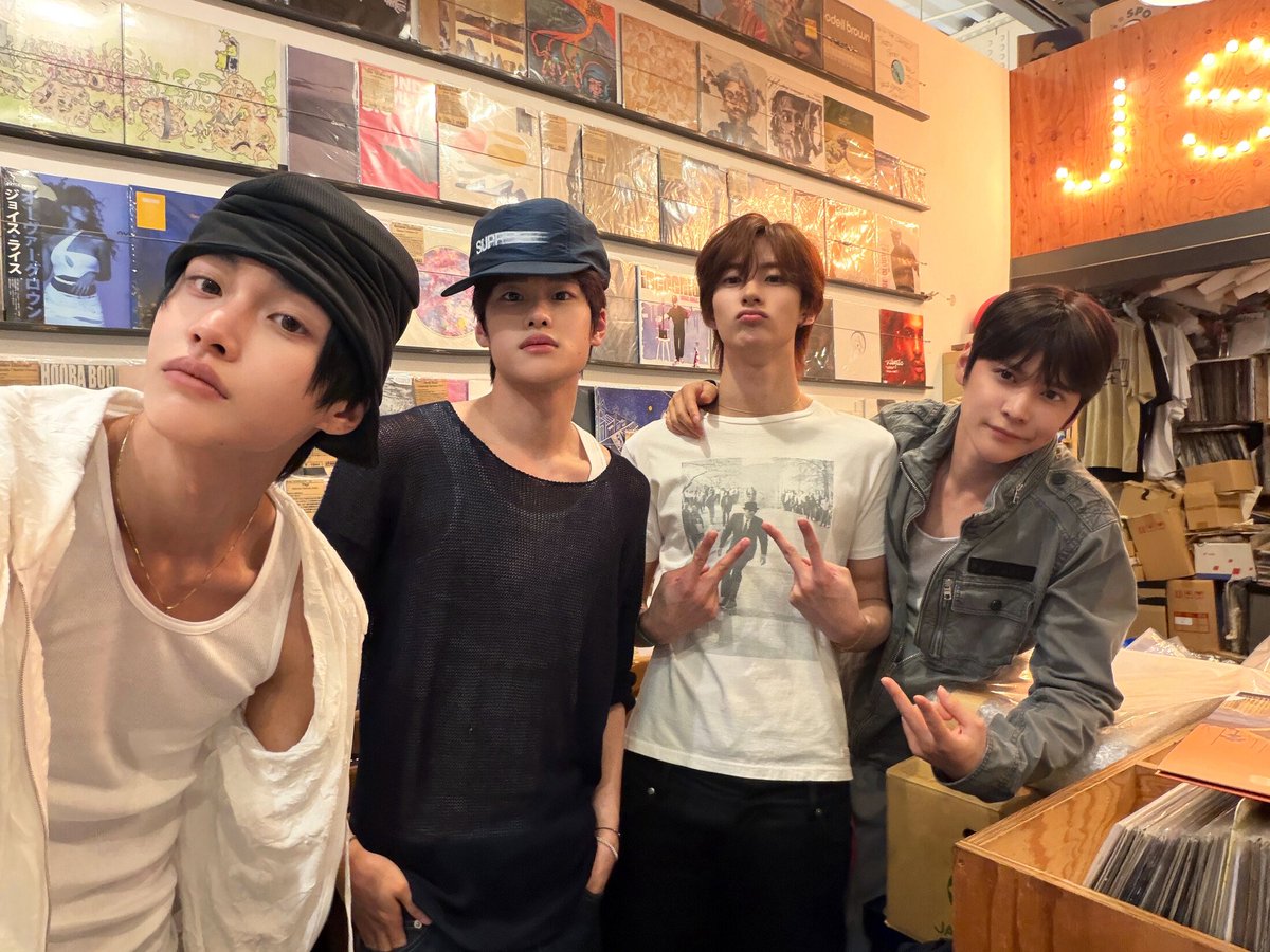 bbine32's tweet photo. RIIZE llog - DAY 3: We get into overdrive
DAY 3 / RECORD SHOP #원빈 https://t.co/Q33FHKHvP5