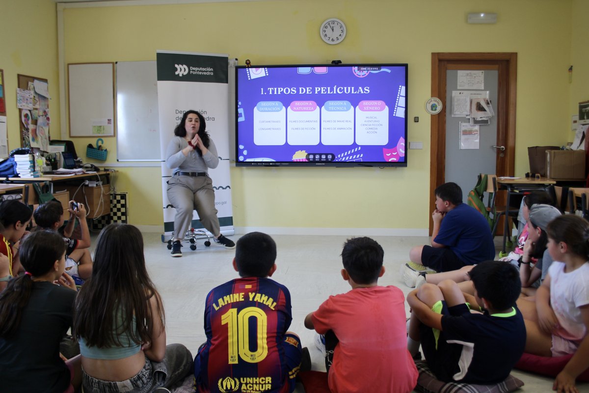 depo_es's tweet photo. 🎥 As xornadas O oficio de producir seguen achegando a grandes profesionais do audiovisual galego a centros escolares da provincia

As últimas charlas foron as de Simone Saibene no CEIP Pedro Antonio Cerviño do Campo Lameiro e a de Silvia Fuentes no CEIP Feliciano Barrera https://t.co/1GIksGrLlS