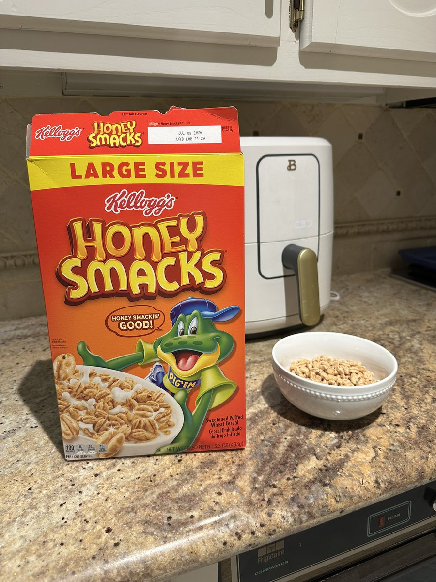PKnipple's tweet photo. @Tour_Junkies throw back to 6-8 years ago when I was driving home from work at 3am and you guys asked to compare a PGA Tour pro to a cereal. I said Lucas Glover and Honey Smacks, because after a terrible Sunday round (Players Championship?) his wife “allegedly” beat him up. 🤣 https://t.co/2ieZTDIt2K