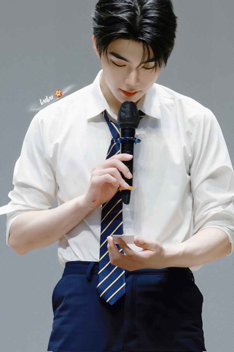bubu_wook's tweet photo. 260528
MUSICART 签售

#박건욱 #PARKGUNWOOK #パクゴヌク #gunwook #ZB1       #ZEROBASEONE       #제로베   이스원 https://t.co/gIR8K4bZyF