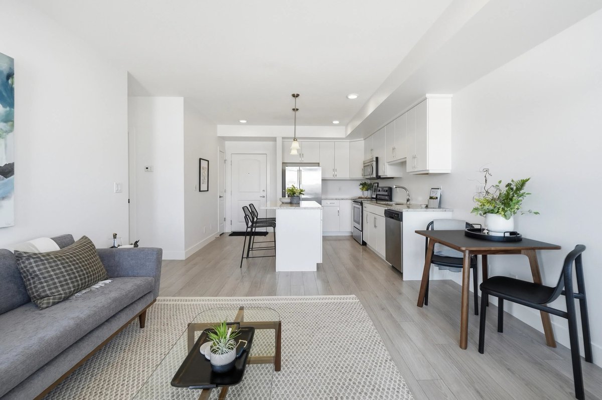 ScottProkop's tweet photo. Tip Tuesday: The Pet-Free Look. 🐾 Hide bowls, beds, and toys so the space appeals to everyone. Buyers need to see the layout, not the leash. Clean listings win! 🏠 Book via our app today. 📸

#TipTuesday #SaskatoonRealEstate #REPhotography #StagingTips https://t.co/p2N4ydc6fX