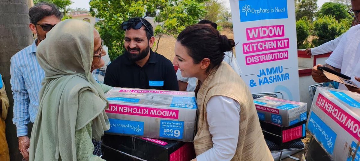 devyanidsrana's tweet photo. Distributed Kitchen Kits Among 500 Widows of Amb Gharota and Mathwar Blocks in Nagrota Constituency in collaboration with Orphans in Need NGO in the presence of Sh Sheikh Reyaz Ji (Managing Director, Orphans in Need J&K), Sh Nazir Ahmed Lone Ji (Project Manager, Orphans in Need), Sh Bilal Malik Ji, Sh Ashok Sawhney Ji (Incharge Jammu, Orphans in Need), Mohd. Sadiq Ji, Sh Shakti Khajuria Ji, and Smt Tejinder Kour Ji from the Orphans in Need team.

@bjp4india @bjp4jnk Sh @nitinnabin ji Sh @blsanthosh ji Sh @tarunchughbjp ji Sh @iamsatsharmaca ji Sh @ashokkoul59 Ji (3/3)