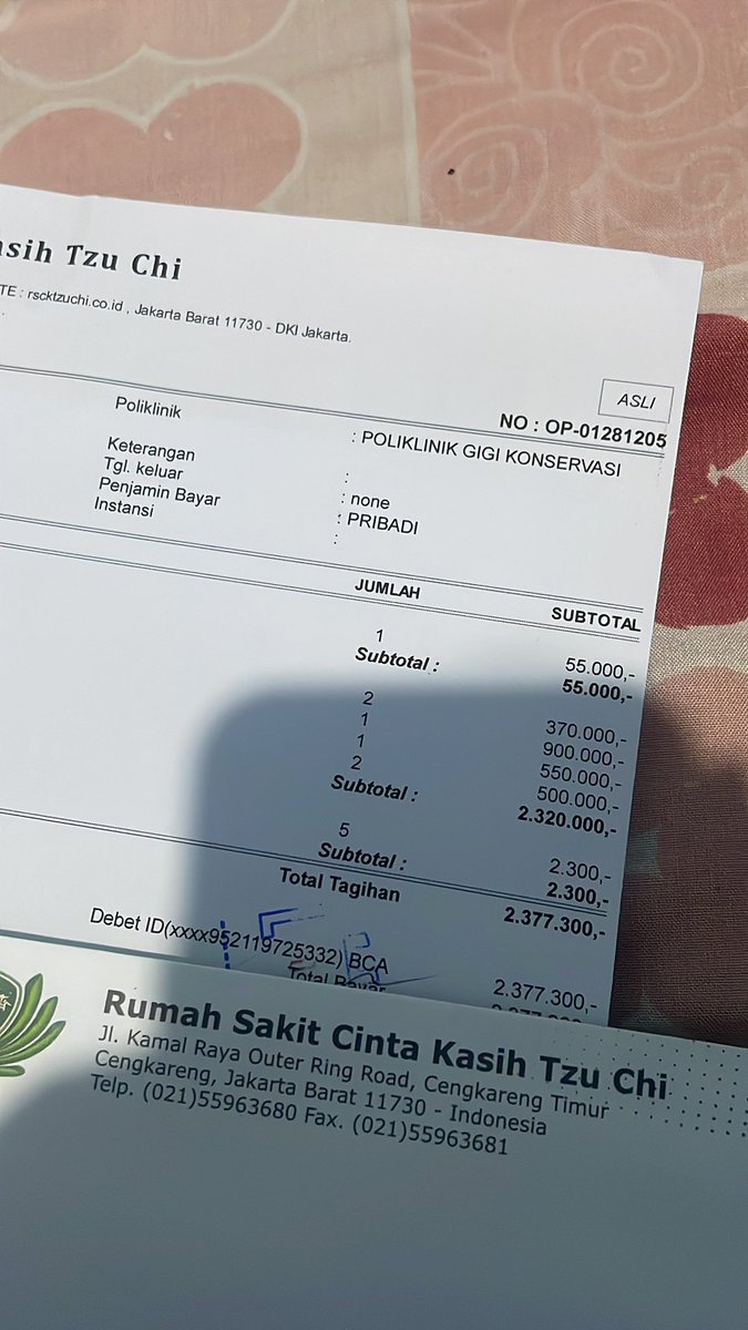 matchaachoux's tweet photo. ngalahin biaya skincare bulanan😭🤏🏻 gapapa yaaa abis ini rejeki pasti makin lancar! aamiinnn….💗 https://t.co/QMES101vYD