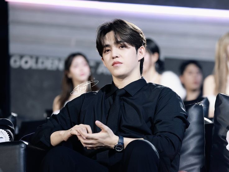 isesummer's tweet photo. burning in desire. 

choi seungcheol au. https://t.co/b5spiZkHsr
