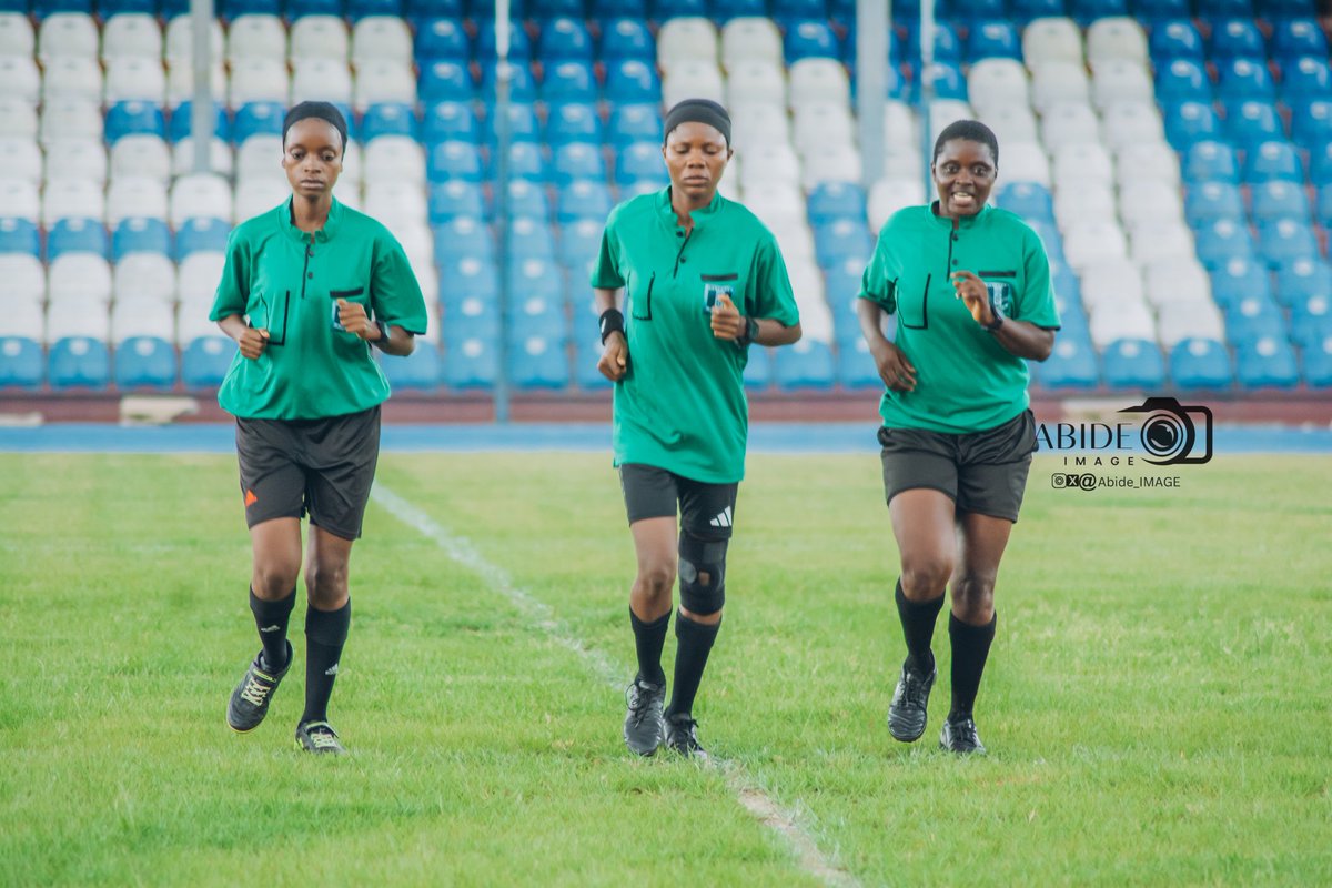 Abide_IMAGE's tweet photo. Pitch-side at Adamasigba 🏟️
FC Robo Queens warming up vs Remo Stars Ladies
Presidential FA Cup — 
*Kickoff next. 
Stay tuned for live updates.
*📍Ibadan

*#FAcup #WomenFootball #FCRoboQueens #RemoStarsLadies #Adamasigba https://t.co/Dj5OcM8FZj
