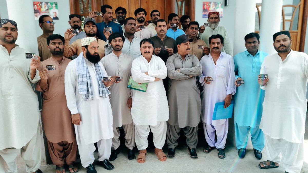 jalalbhatti141's tweet photo. #ThankYouNote
I, Jalaluddin Bhatti am grateful and thankful to the top leadership of Pakistan Peoples Party and the leadership of District Shikarpur, who honored me by issuing a #Digital_Media_Card in recognition of my appointment as District #Coordinator.
@Bhuttoiest https://t.co/tbW83iXEqI