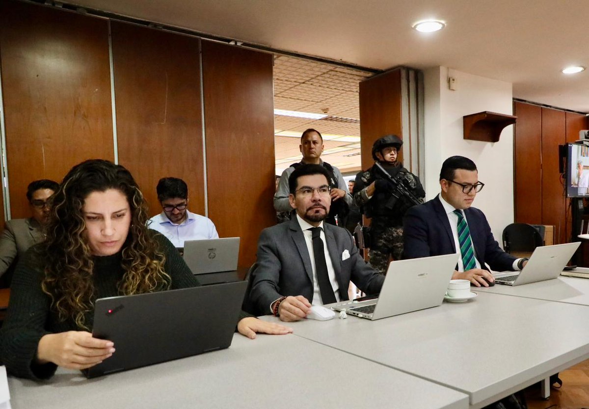 FiscaliaEcuador's tweet photo. #AHORA | #CasoSinohydro: Se reinstala el décimo primer día de juicio contra 21 procesados por presunto #Cohecho. Las defensas realizarán el contrainterrogatorio al perito informático presentado por el fiscal general del Estado (e), Leonardo Alarcón. https://t.co/LxwaZBMf4R
