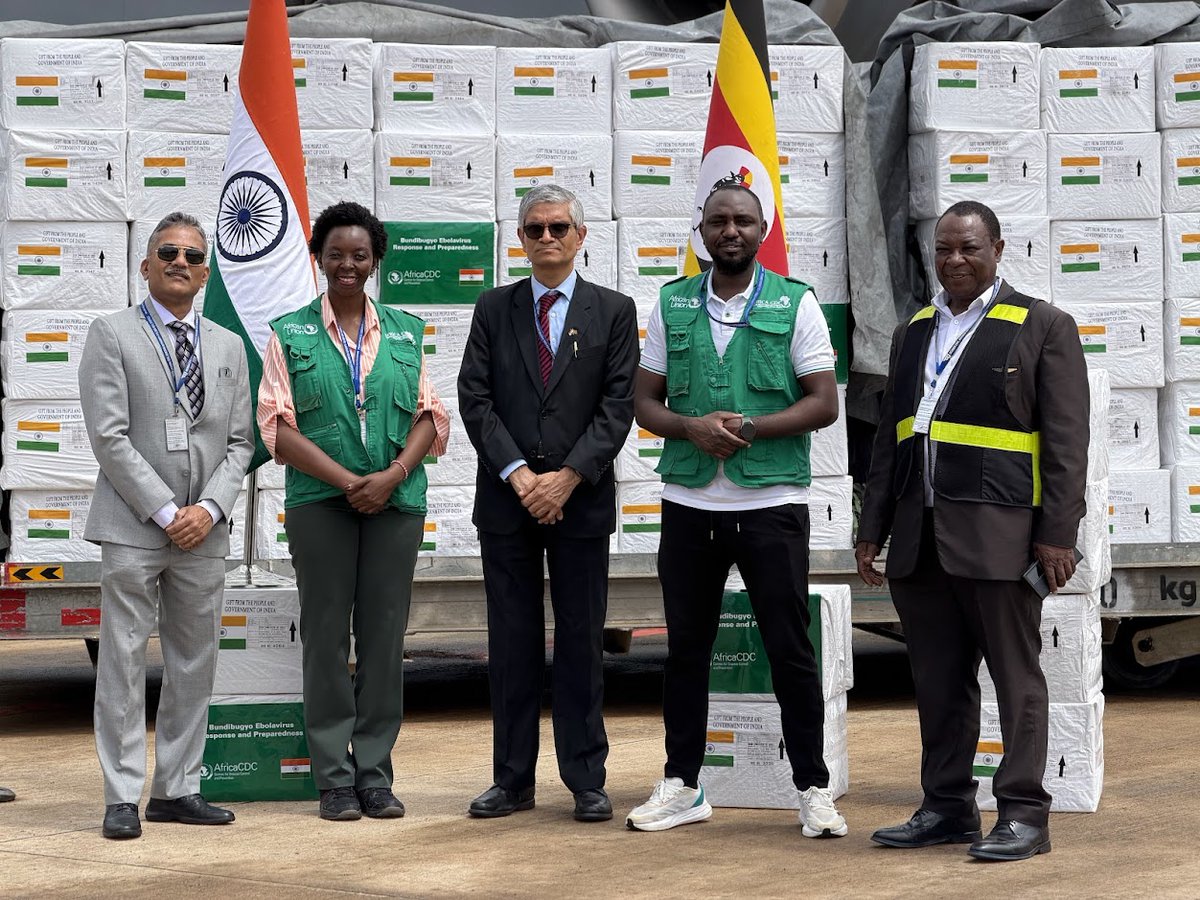 IndiainUganda's tweet photo. HC@UpendraSRawat handed over the second tranche of India’s medical assistance to @AfricaCDC at Entebbe  Airport today. The 43-tonne consignment of medical, diagnostic and protective kits will strengthen public health preparedness and Ebola response capacities across the region. https://t.co/9hbNCWY0yI