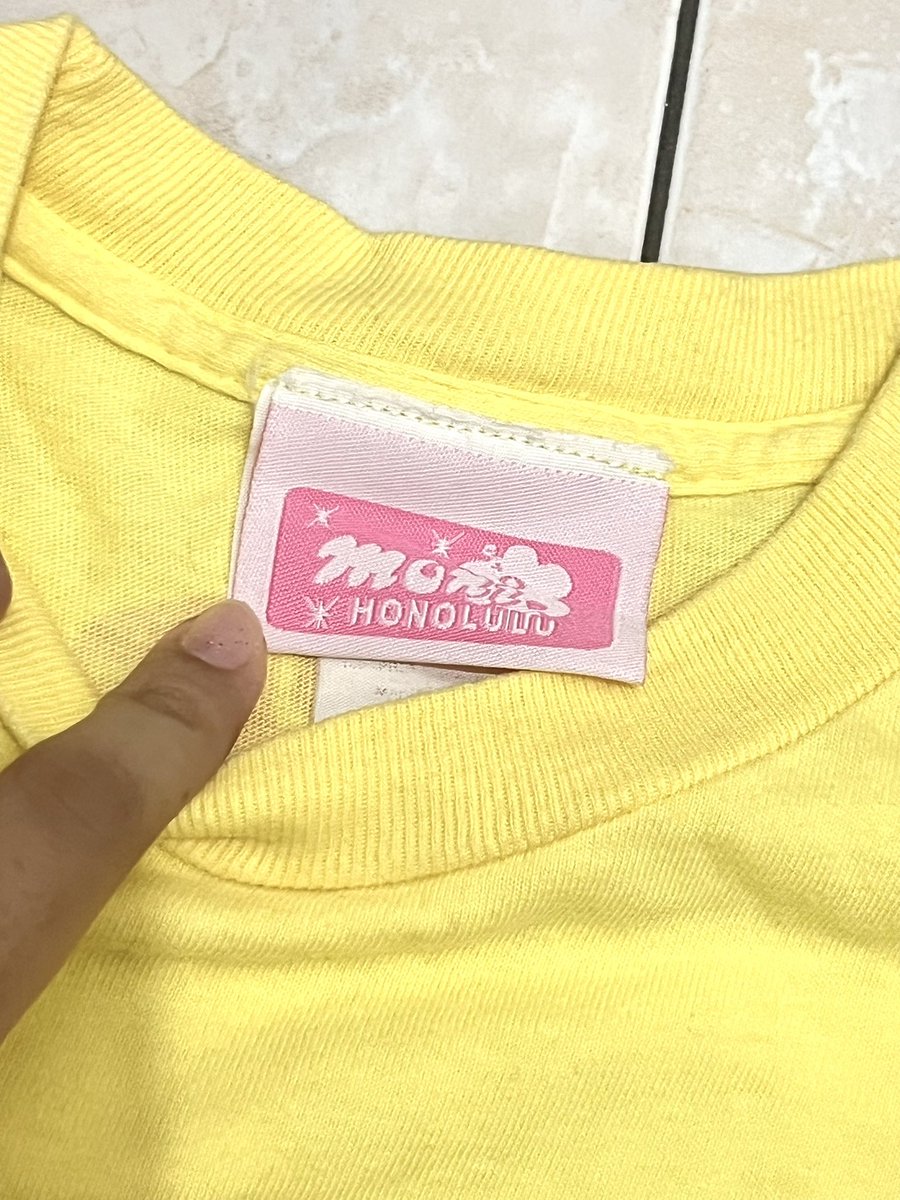 blubaery's tweet photo. wts cute yellow tshirt crop from honolulu 🍋🌤️☀️🌼

• ld 80-90 
• pj 47
• bahan tebel dan gak nerawang sama sekali 
• 25k, co by oyen 🍊🍊🍊🍊 https://t.co/xzyU2D0U1e