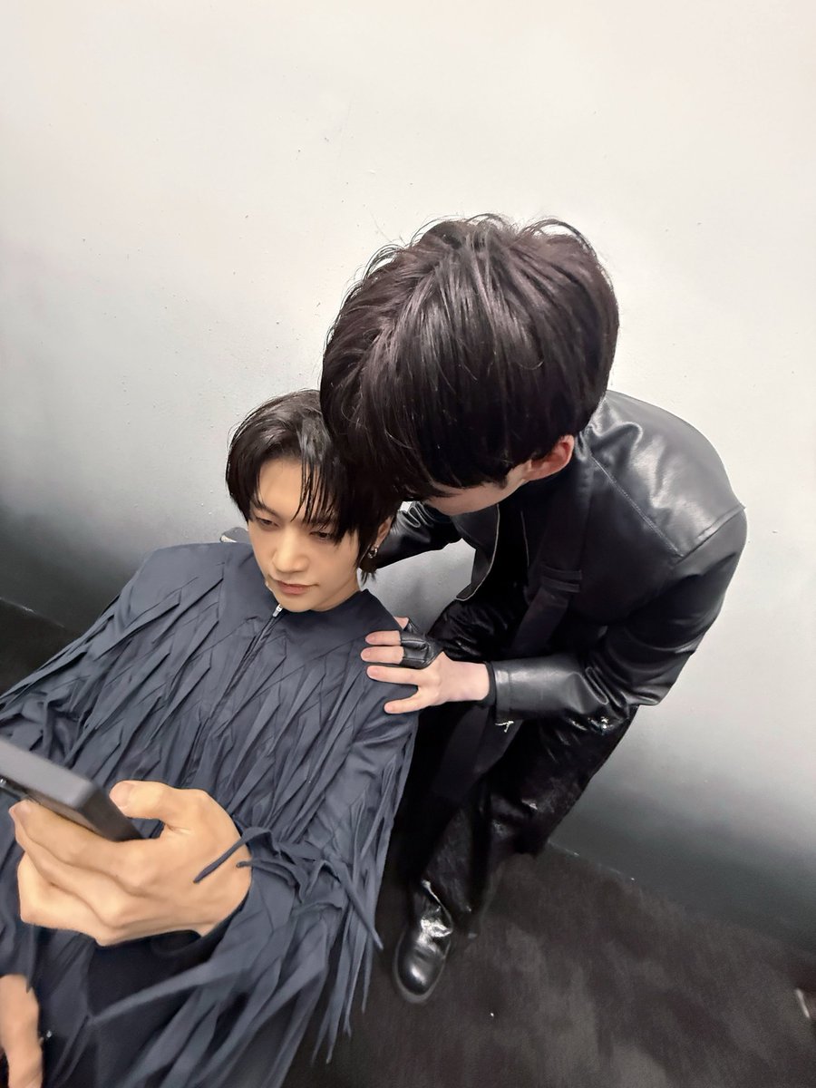 mypluffycloud's tweet photo. 260602 제로베이스원 공식 인스타그램 #성한빈 

메뉴 고민 https://t.co/eaUkBcAuXB