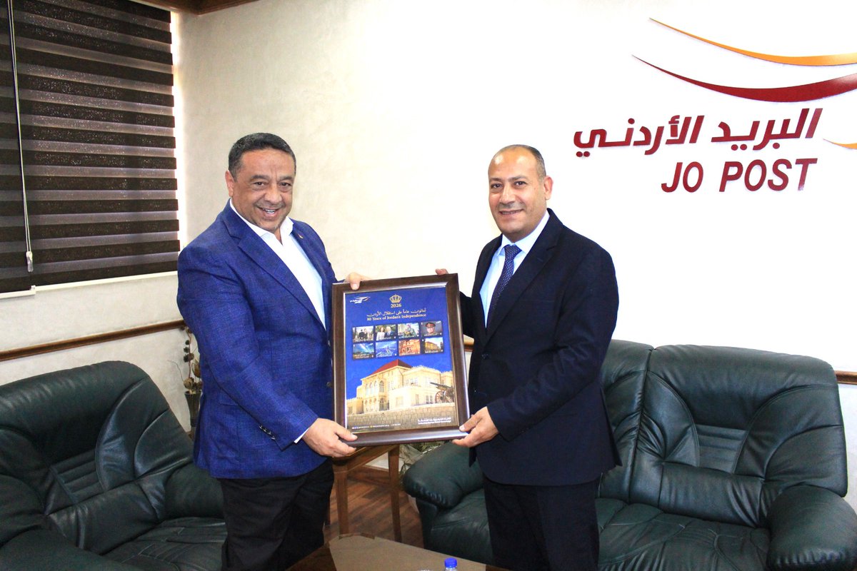 JordanPostCo's tweet photo. الداوود يستقبل مدير عام دائرة المكتبة الوطنية .
استقبل رئيس مجلس إدارة البريد الأردني سامي كامل الداوود مدير عام دائرة المكتبة الوطنية الدكتور فراس الضرابعة بحضور مدير عام البريد الأردني هنادي الطيب
حيث جرى بحث سبل التعاون المشترك بالجانبين في العديد من المجالات . https://t.co/3TOjYLfqF3