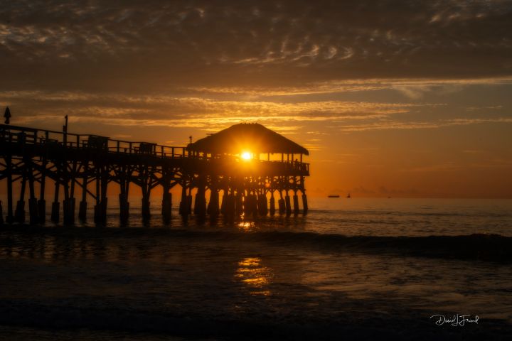 DFriend150's tweet photo. Art of the Day! "Sun rising behind the hut". Buy at: https://t.co/hrOWPr8CtW https://t.co/DYGLOhp1PY
